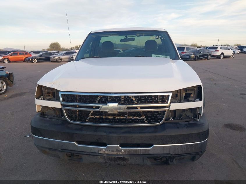2007 Chevrolet Silverado 2500Hd Classic Work Truck VIN: 1GCHC24U47E198324 Lot: 43952901