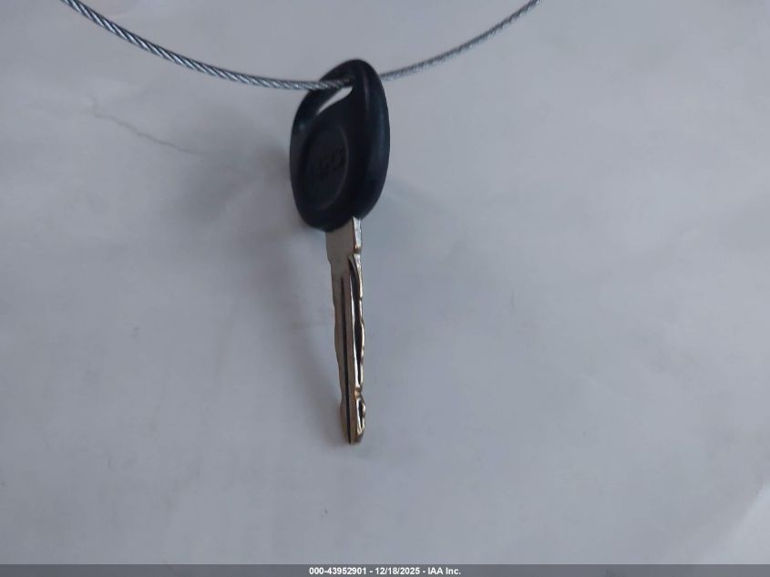 2007 Chevrolet Silverado 2500Hd Classic Work Truck VIN: 1GCHC24U47E198324 Lot: 43952901