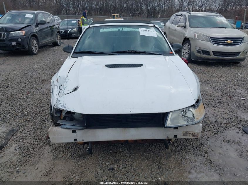 2000 Ford Mustang VIN: 1FAFP4444YF240693 Lot: 43952932