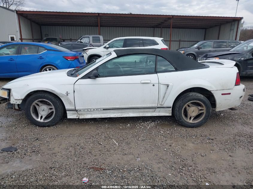 2000 Ford Mustang VIN: 1FAFP4444YF240693 Lot: 43952932