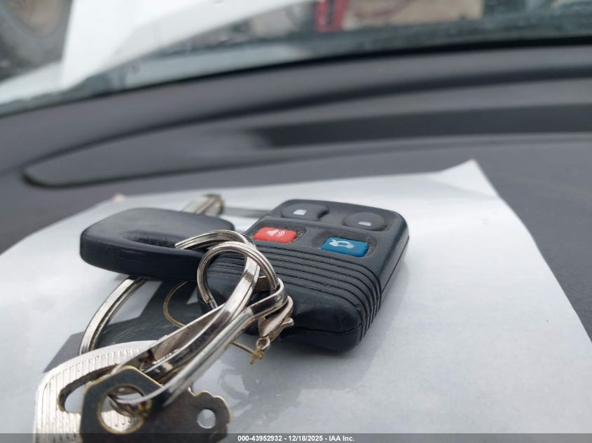 2000 Ford Mustang VIN: 1FAFP4444YF240693 Lot: 43952932