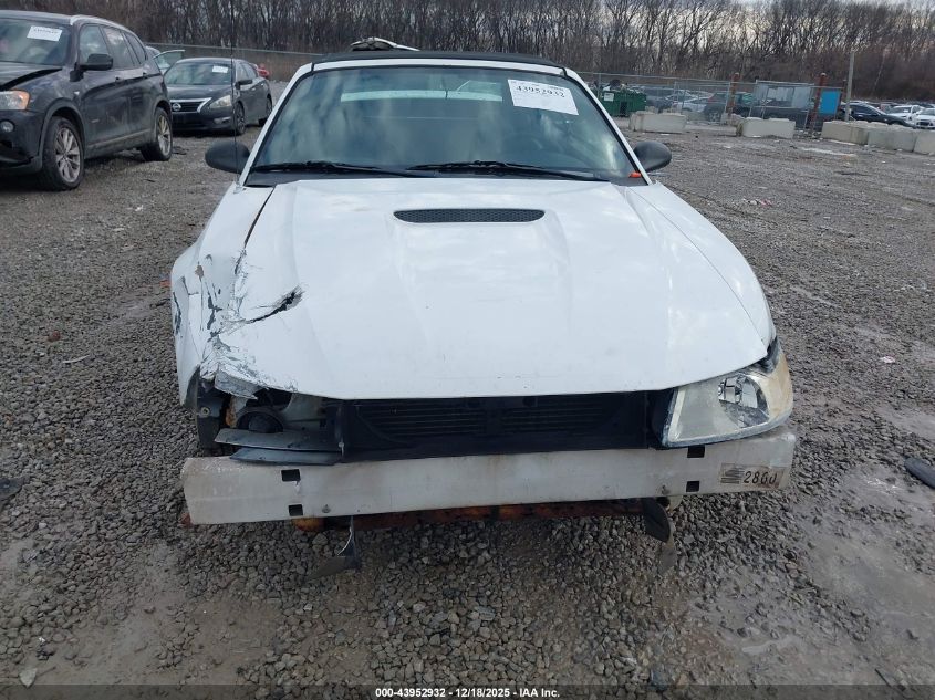 2000 Ford Mustang VIN: 1FAFP4444YF240693 Lot: 43952932