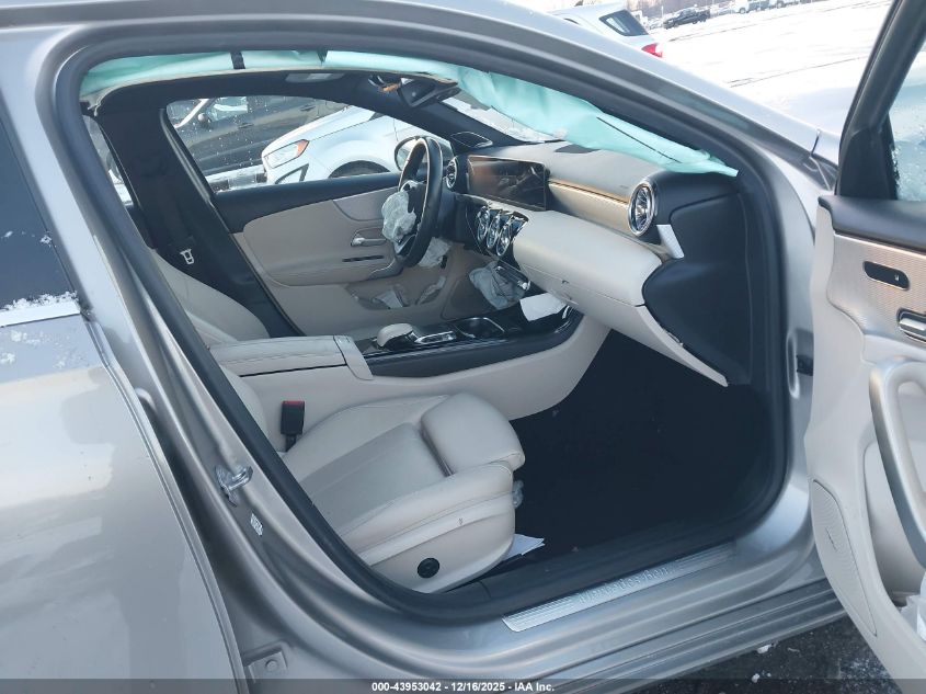 2020 Mercedes-Benz A 220