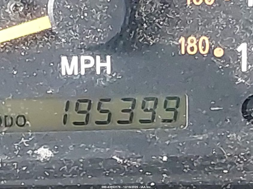 2000 Toyota Tundra Ltd V8 VIN: 5TBRT3818YS089007 Lot: 43953176