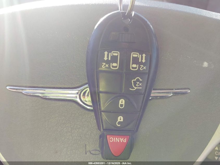 2008 Chrysler Town & Country Touring VIN: 2A8HR54P98R666927 Lot: 43953201