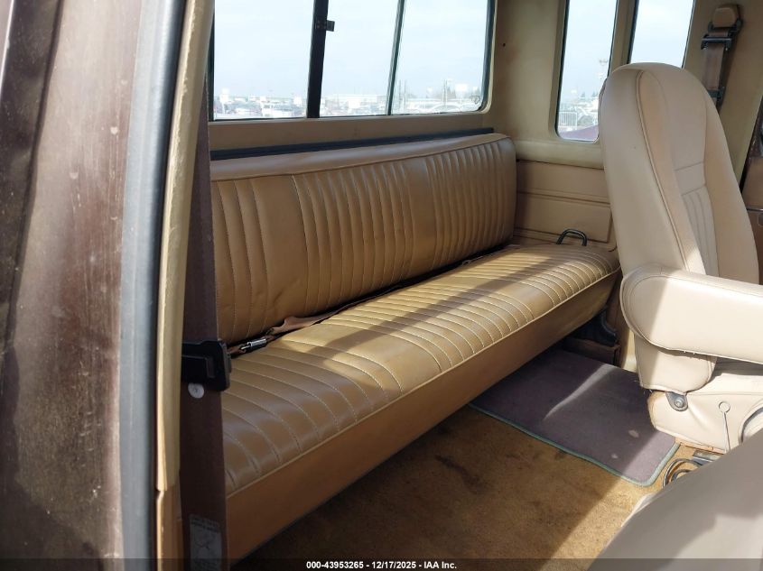 1990 Ford F250 VIN: 1FTHX26GXLKA16018 Lot: 43953265