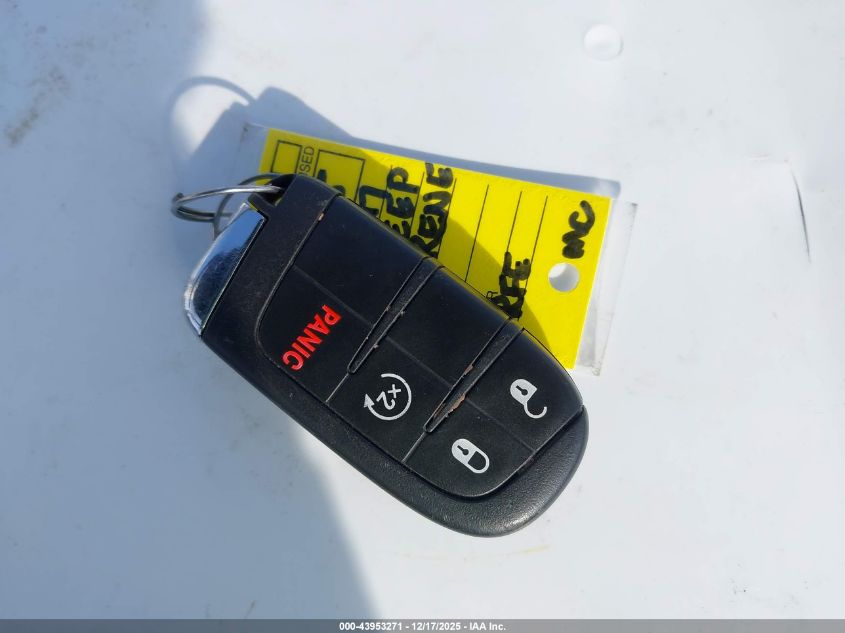 2017 Jeep Renegade Trailhawk 4X4 VIN: ZACCJBCB8HPF17992 Lot: 43953271