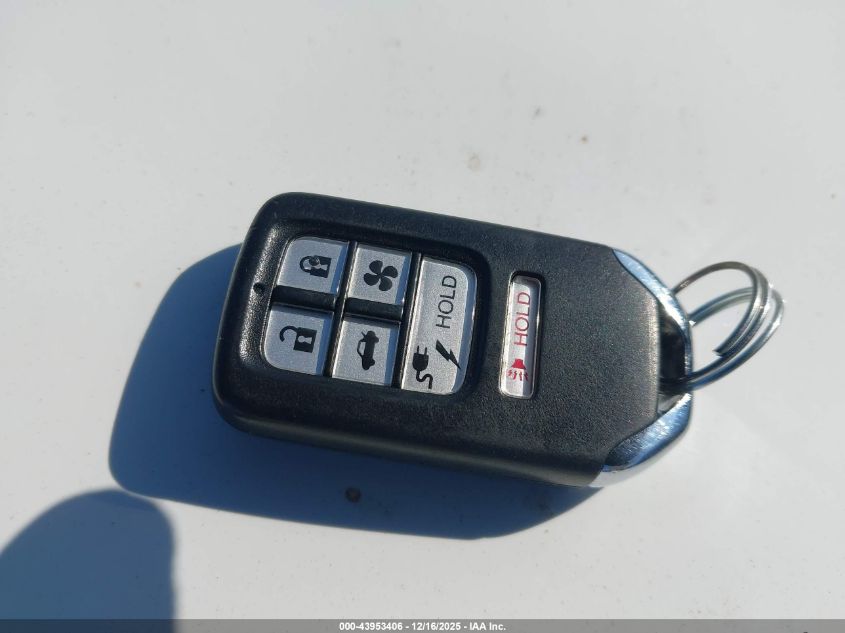 2018 Honda Clarity Plug-In Hybrid VIN: JHMZC5F16JC000367 Lot: 43953406