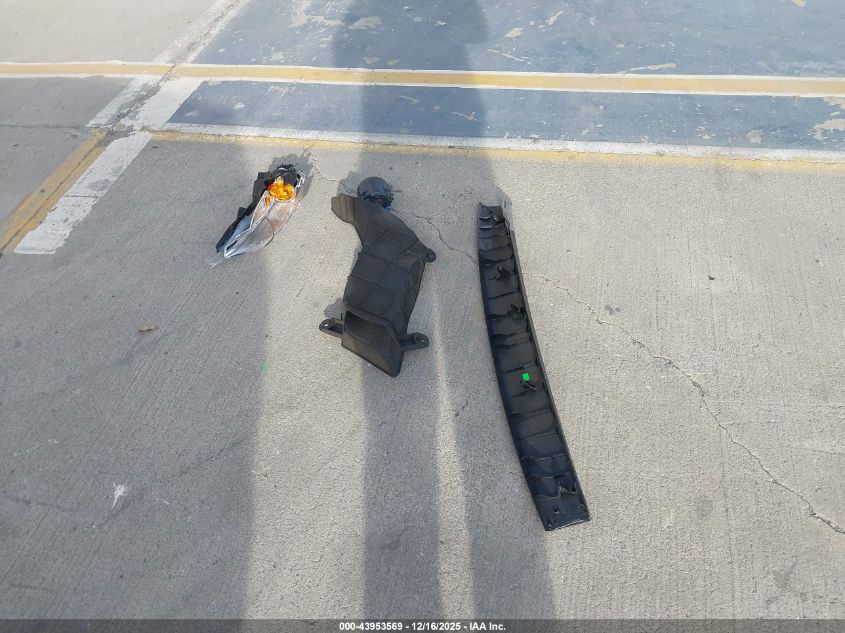 2011 Honda Fit VIN: JHMGE8H38BS003196 Lot: 43953569