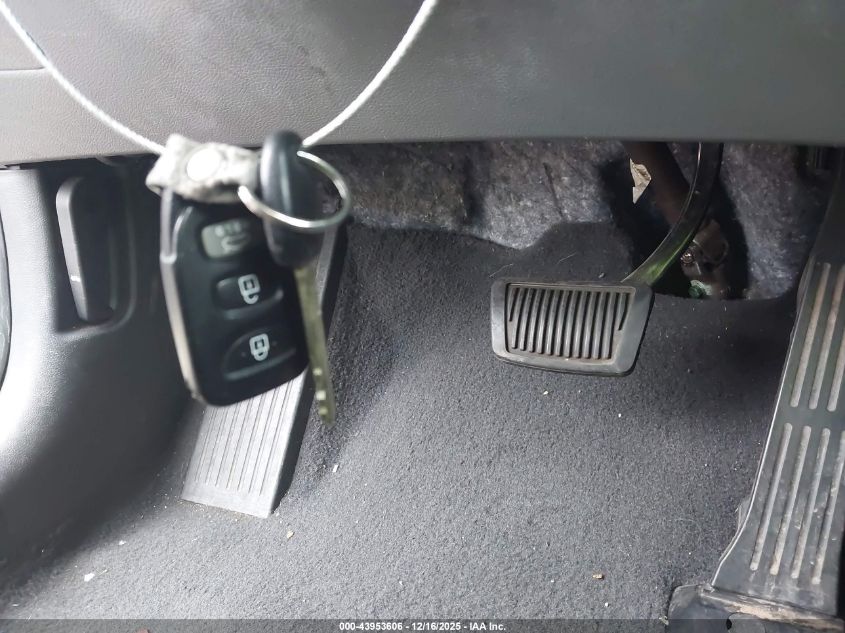 2013 Hyundai Elantra Gls/Limited VIN: 5NPDH4AE7DH212866 Lot: 43953606