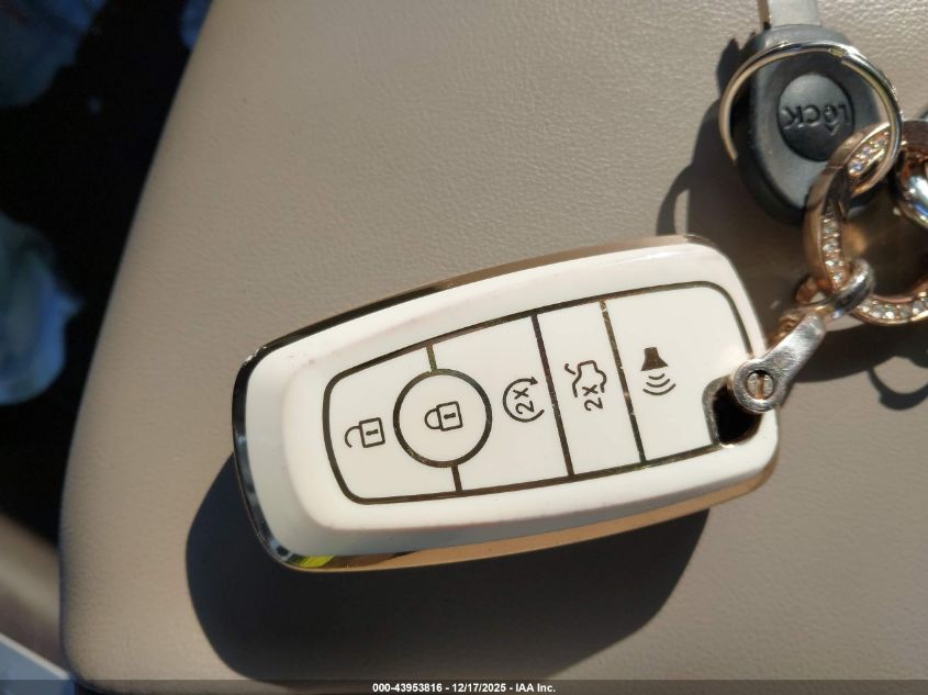 2021 Lincoln Corsair Standard VIN: 5LMCJ1D96MUL06068 Lot: 43953816