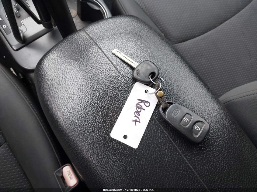 2011 Kia Sorento Lx VIN: 5XYKT3A12BG078544 Lot: 43953821