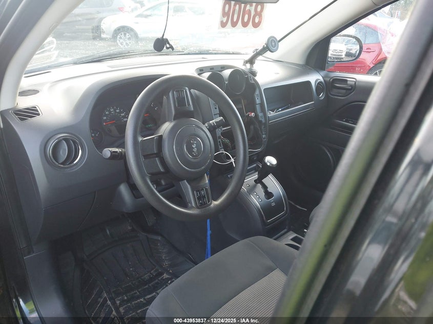 1J4NF1FB0BD206976 2011 JEEP COMPASS photo no. 5