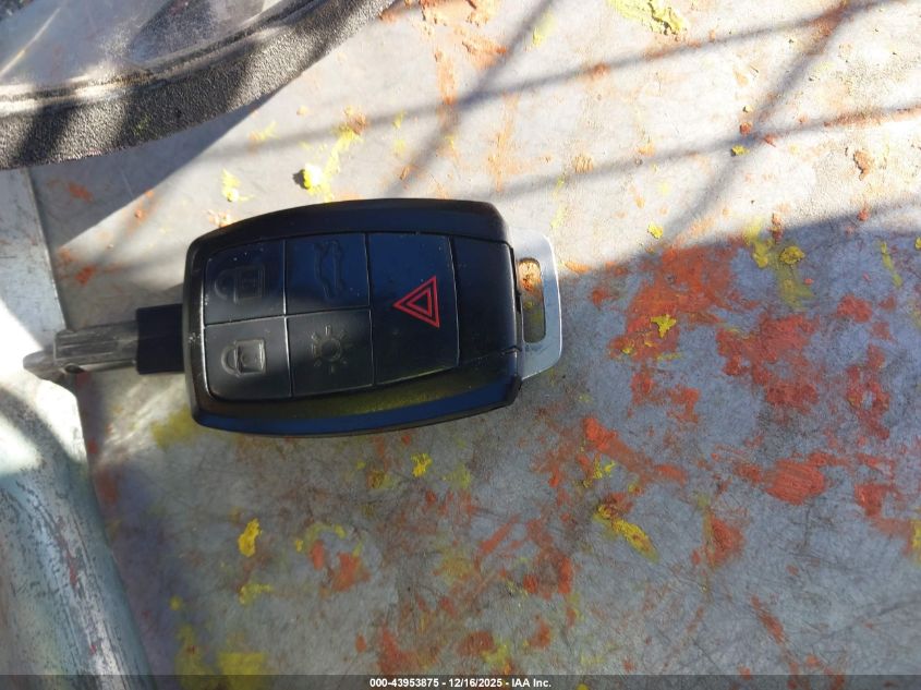 2011 Volvo C70 T5 VIN: YV1672MC0BJ120085 Lot: 43953875