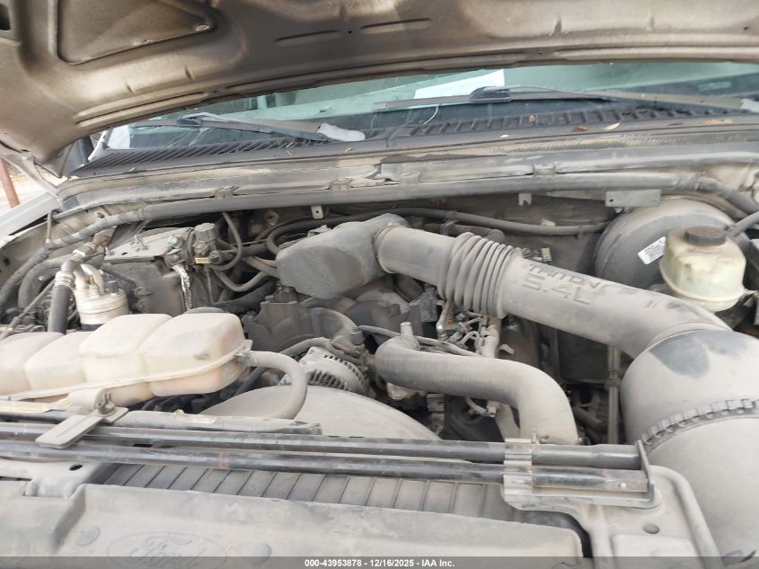 2000 Ford F-250 Lariat/Xl/Xlt VIN: 1FTNF20L5YEA61045 Lot: 43953878