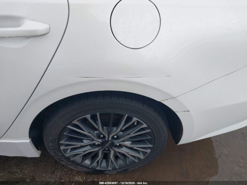 2022 Kia Forte Gt-Line VIN: 3KPF54AD8NE445685 Lot: 43953897