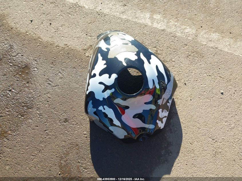 2007 Suzuki Gsx-R750 VIN: JS1GR7KA772101581 Lot: 43953900