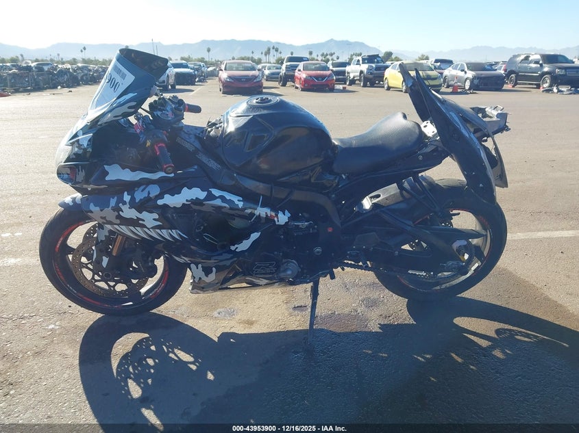 2007 Suzuki Gsx-R750 VIN: JS1GR7KA772101581 Lot: 43953900