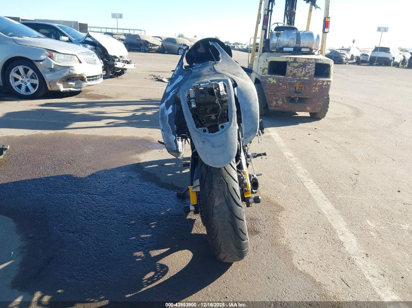 2007 Suzuki Gsx-R750 VIN: JS1GR7KA772101581 Lot: 43953900