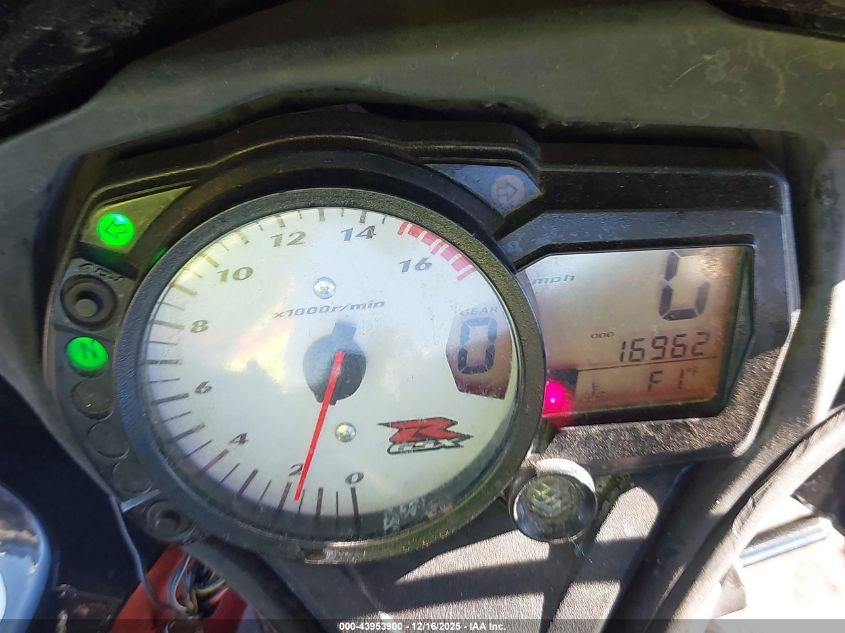 2007 Suzuki Gsx-R750 VIN: JS1GR7KA772101581 Lot: 43953900