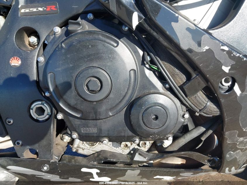 2007 Suzuki Gsx-R750 VIN: JS1GR7KA772101581 Lot: 43953900