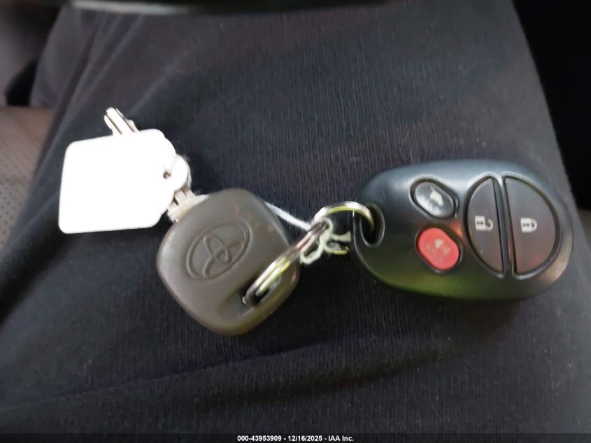 2012 Toyota Sequoia Platinum 5.7L V8 VIN: 5TDDW5G10CS066223 Lot: 43953909