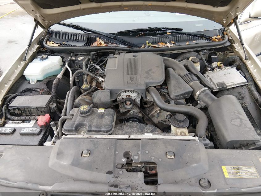 2010 Lincoln Town Car Signature Limited VIN: 2LNBL8CV8AX750072 Lot: 43953956