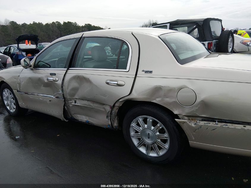 2010 Lincoln Town Car Signature Limited VIN: 2LNBL8CV8AX750072 Lot: 43953956