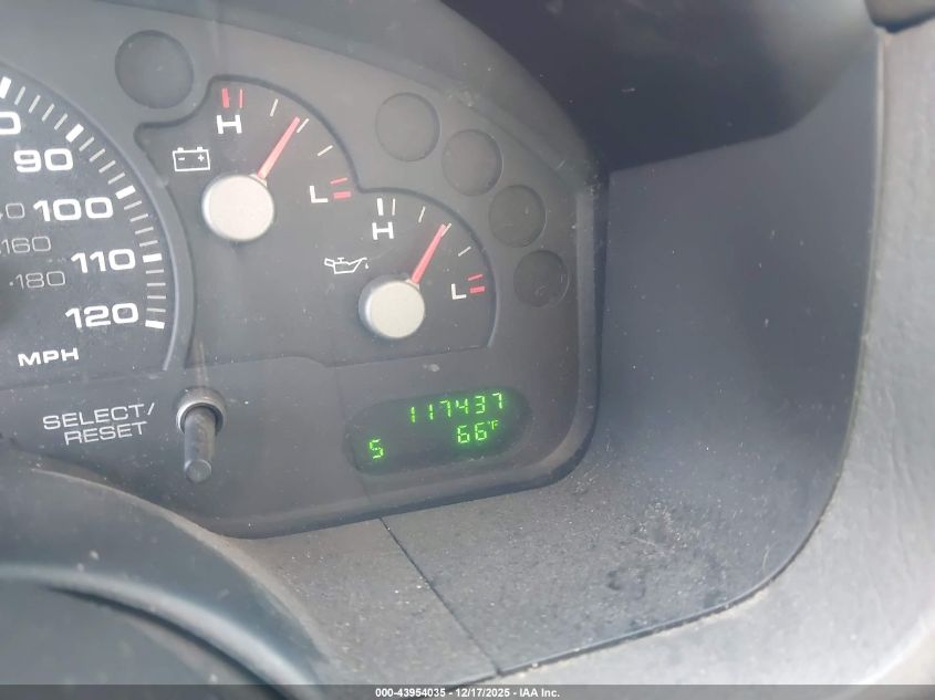 2004 Ford Explorer Nbx/Xlt VIN: 1FMZU73K94UB68330 Lot: 43954035