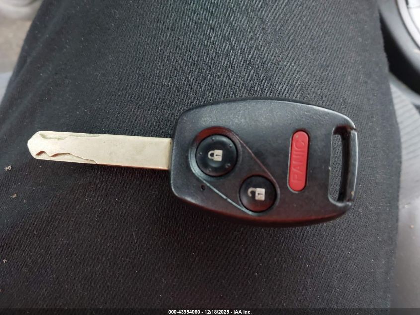 2011 Honda Fit VIN: JHMGE8H33BC007425 Lot: 43954060