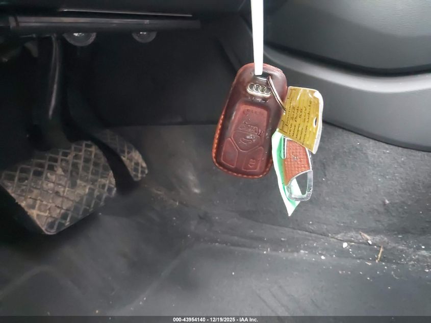 2018 Audi Q5 2.0T Premium/2.0T Tech Premium VIN: WA1BNAFY7J2209555 Lot: 43954140