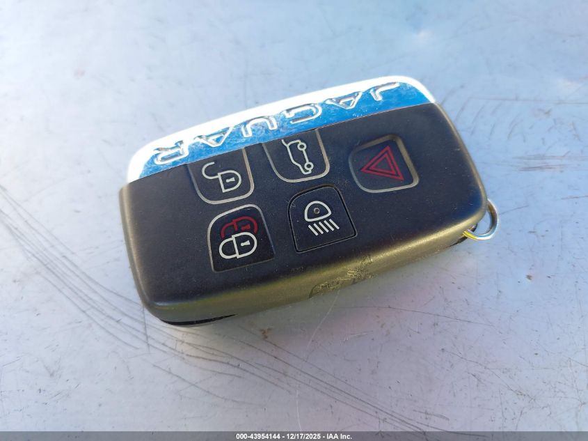 2017 Jaguar F-Pace 35T R-Sport VIN: SADCL2BV3HA895602 Lot: 43954144