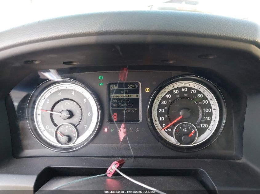 2015 Ram 1500 Express VIN: 3C6RR7KT6FG699594 Lot: 43954158