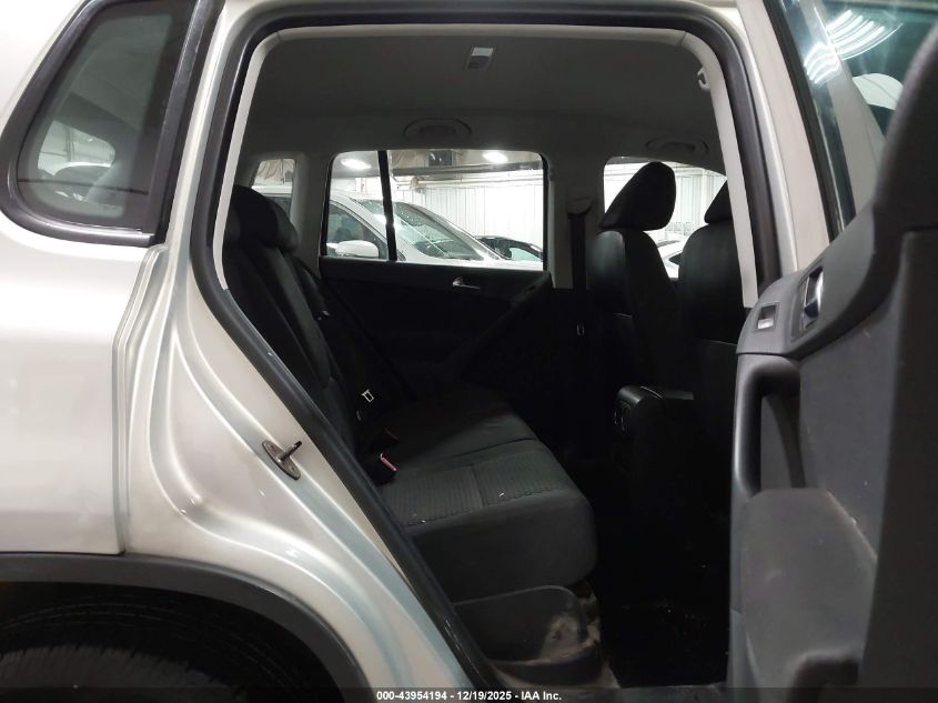 2011 Volkswagen Tiguan S VIN: WVGAV7AX7BW530813 Lot: 43954194