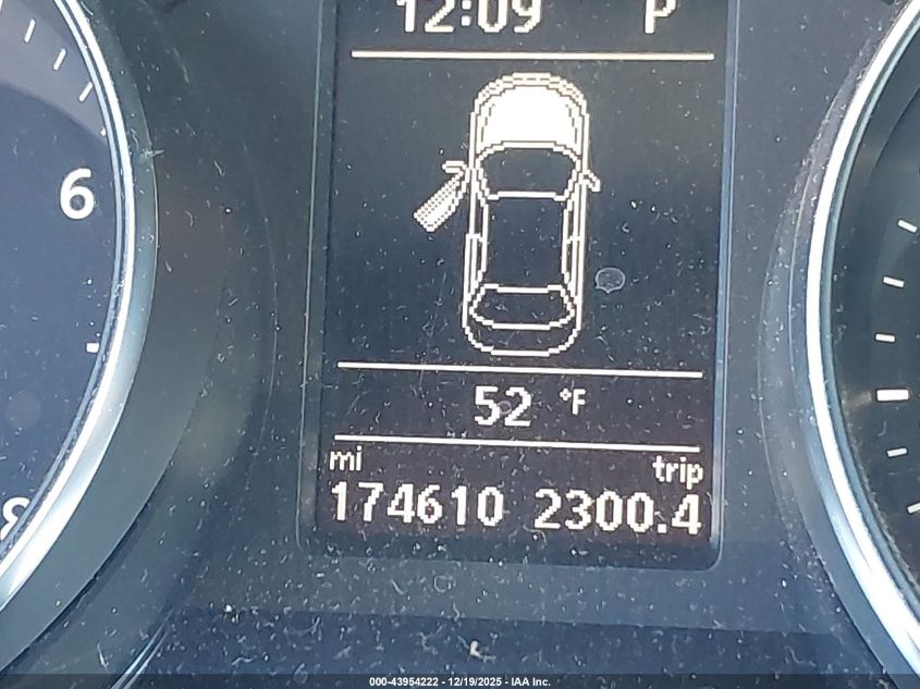 2017 Volkswagen Passat 1.8T R-Line VIN: 1VWDT7A33HC060274 Lot: 43954222