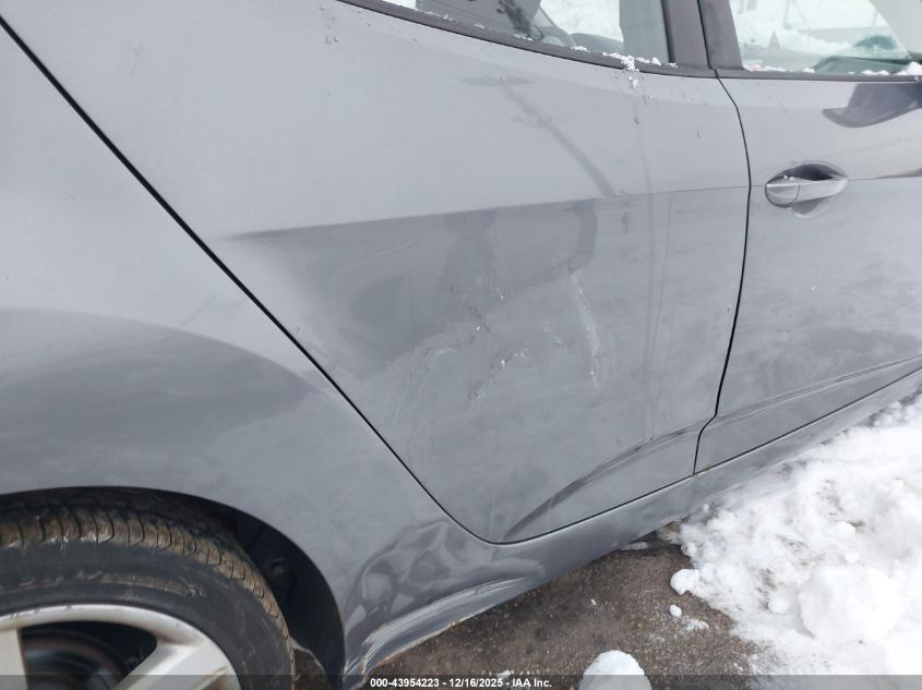 2012 Hyundai Veloster Base W/Black VIN: KMHTC6AD5CU065315 Lot: 43954223