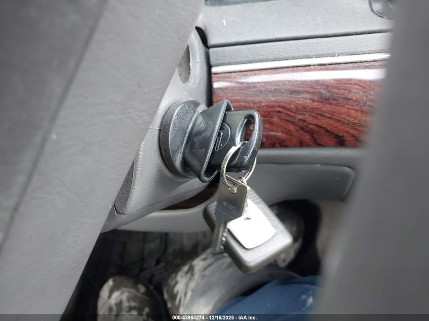 2002 Mercury Grand Marquis Gs VIN: 2MEFM74W92X653712 Lot: 43954274