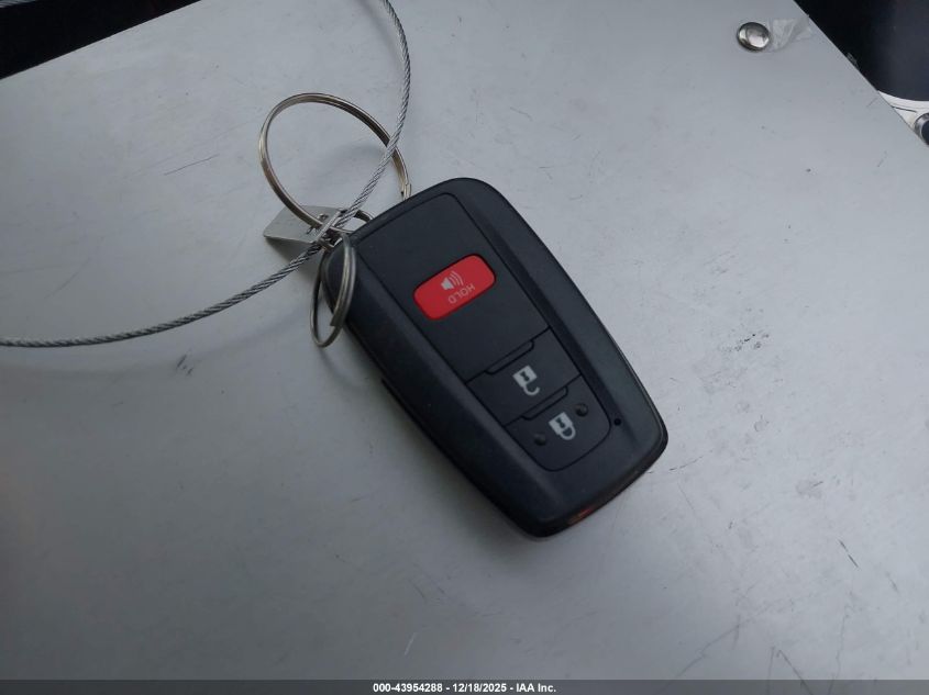 2022 Toyota Prius Xle Awd-E VIN: JTDL9MFU9N3039163 Lot: 43954288