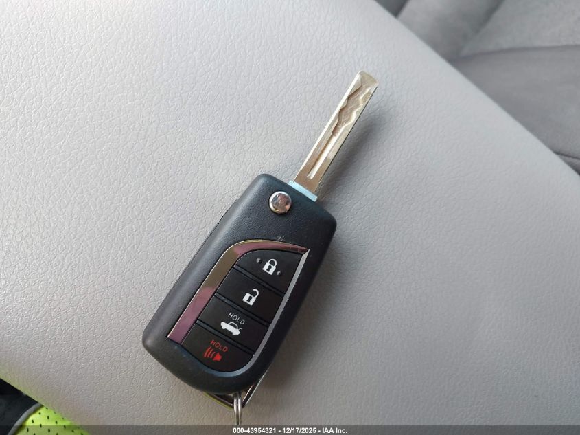 2018 Toyota Camry L VIN: 4T1B11HK3JU562529 Lot: 43954321