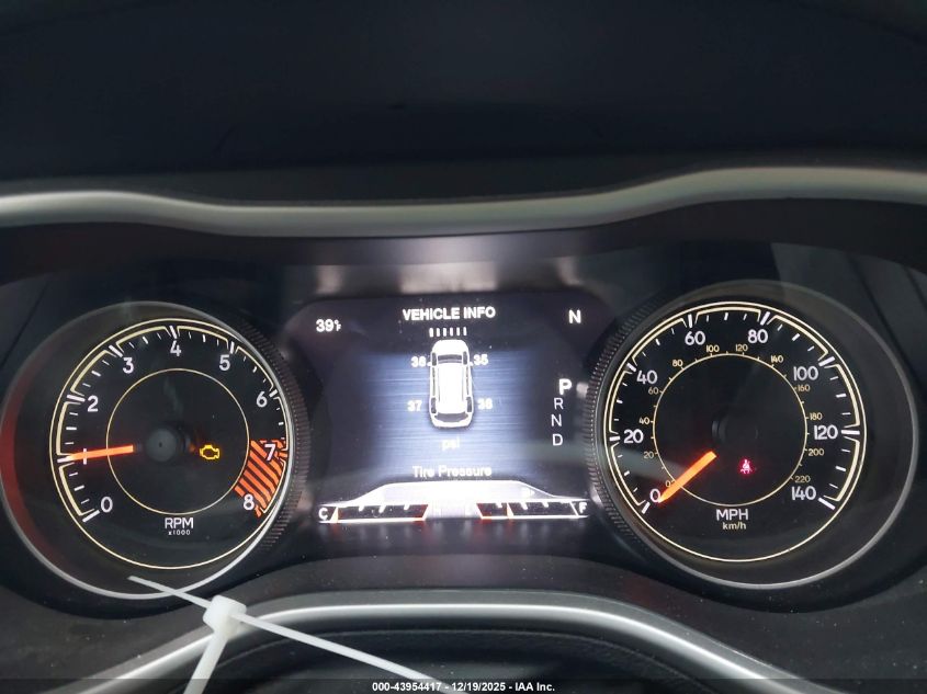 2015 Jeep Cherokee Trailhawk VIN: 1C4PJMBS5FW667797 Lot: 43954417