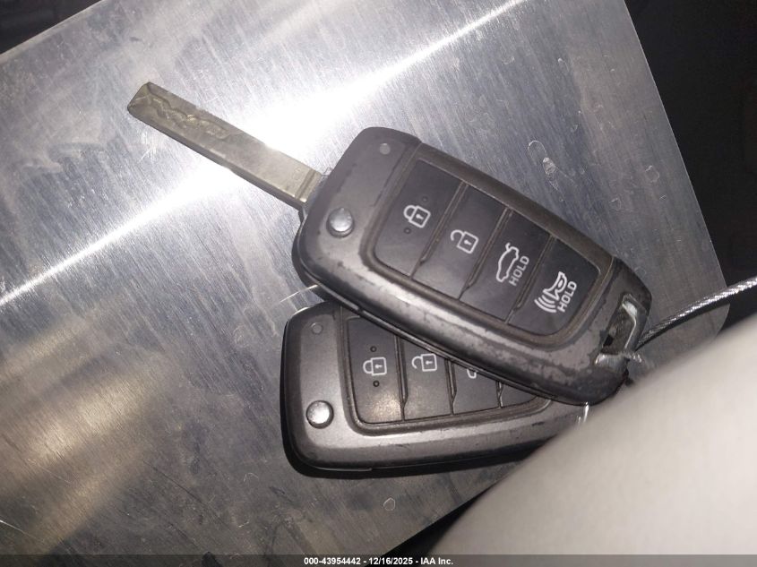 2022 Hyundai Elantra Se VIN: 5NPLL4AG7NH061704 Lot: 43954442