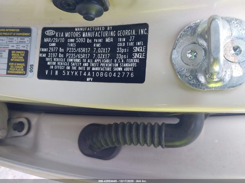 2011 Kia Sorento Lx VIN: 5XYKT4A10BG042776 Lot: 43954445