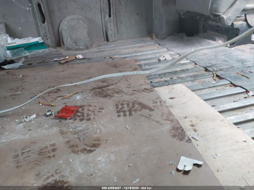 2005 Chevrolet Express VIN: 1GCGG25V651136161 Lot: 43954487