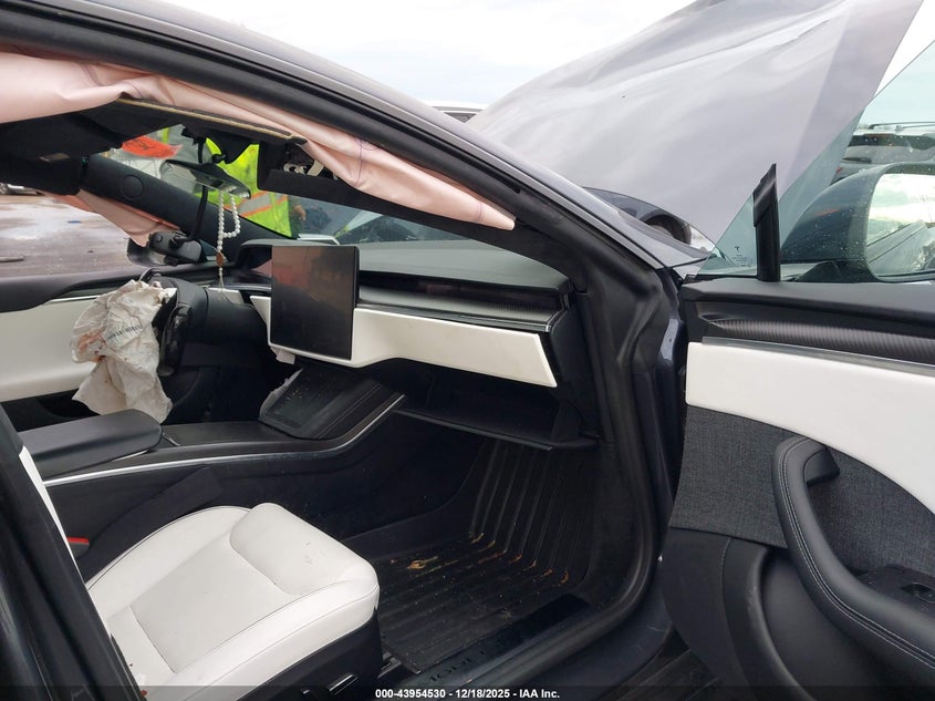 2022 Tesla Model S Plaid Tri Motor All-Wheel Drive