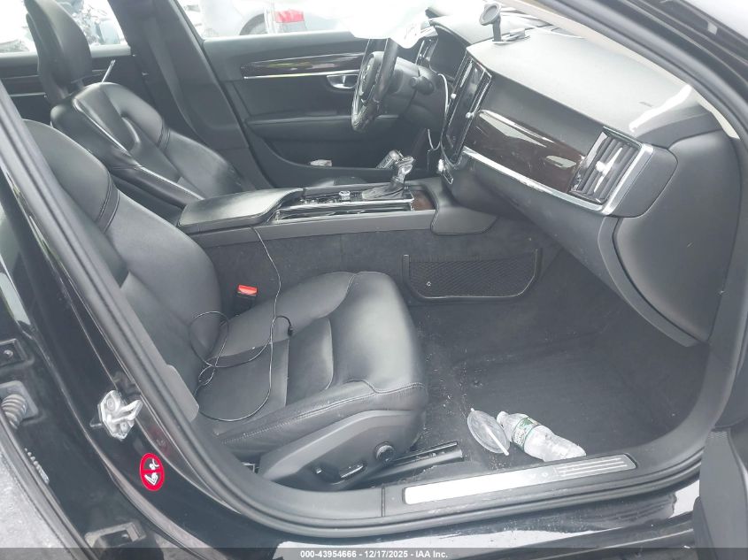 2019 Volvo S90 T5 Momentum