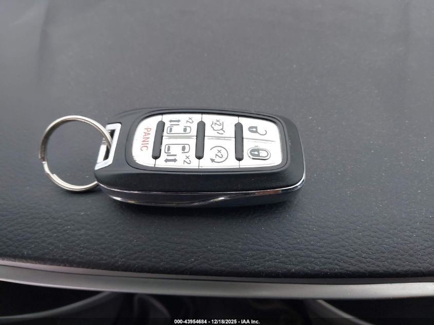 2019 Chrysler Pacifica Touring Plus VIN: 2C4RC1FG6KR554967 Lot: 43954684