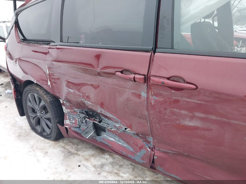 2019 Chrysler Pacifica Touring Plus VIN: 2C4RC1FG6KR554967 Lot: 43954684