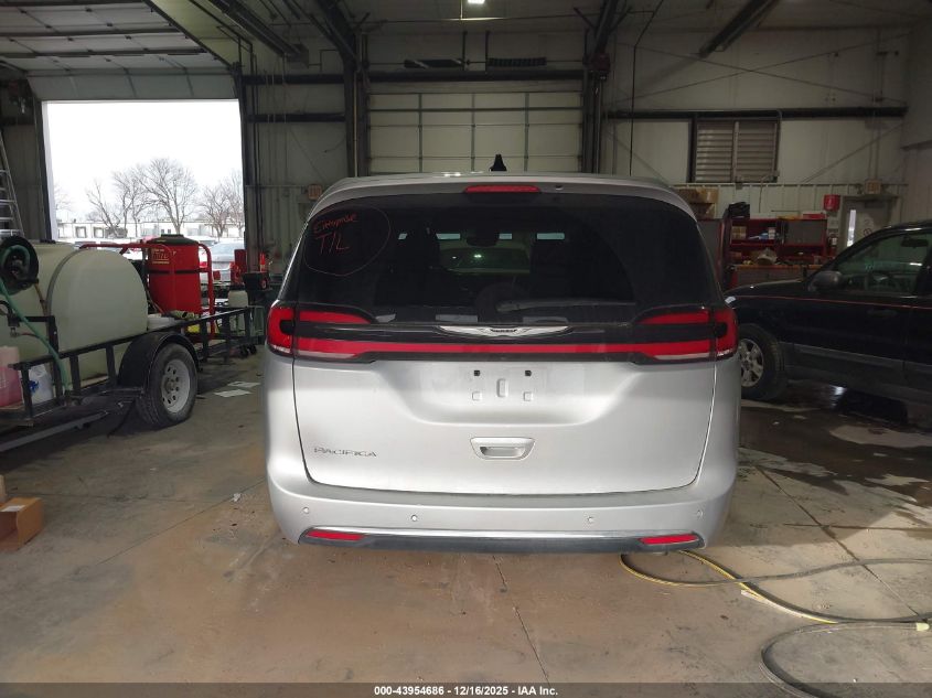 2024 Chrysler Pacifica Touring L VIN: 2C4RC1BG3RR172976 Lot: 43954686