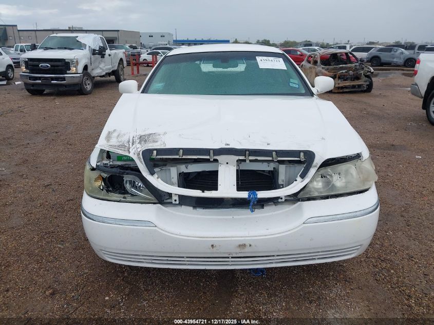 2007 Lincoln Town Car Signature VIN: 1LNHM81VX7Y618028 Lot: 43954721