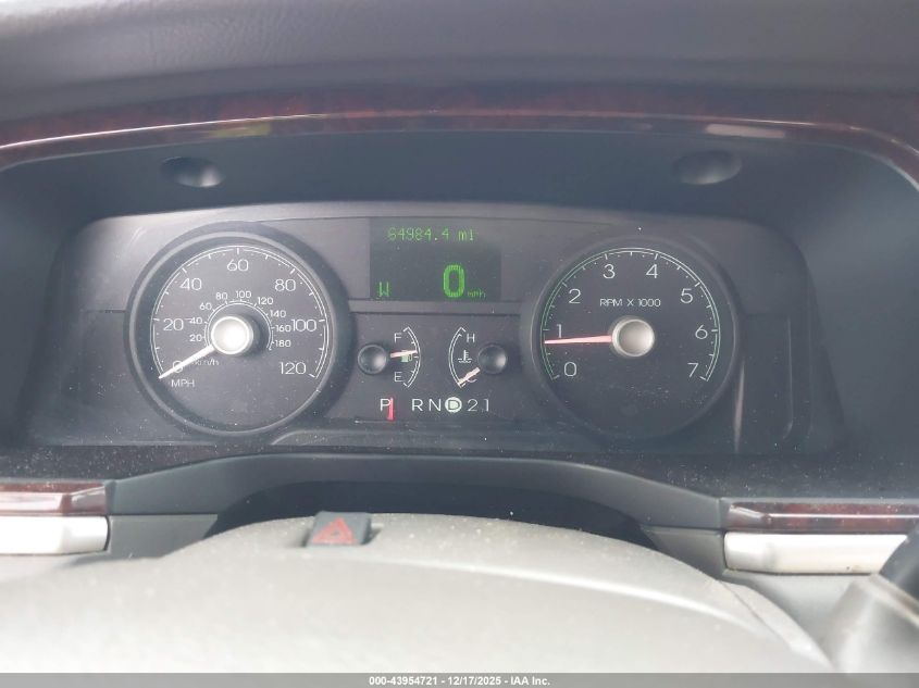 2007 Lincoln Town Car Signature VIN: 1LNHM81VX7Y618028 Lot: 43954721